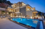 Luxury Villa in Noida