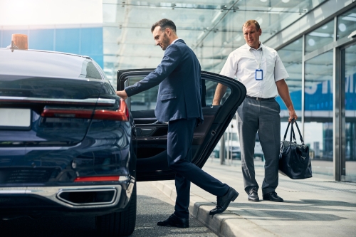 Reliable London Taxi & Minicab Service - Green Link Express