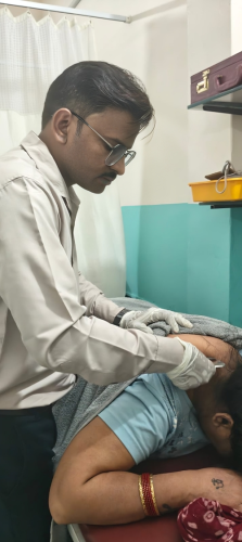 Expert Physiotherapy for Pain Relief in Seelampur