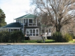 Shula's Lake House - Bed & Breakfast Accommodation