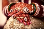 candid wedding photographer